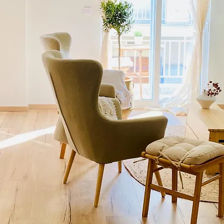 Amelia's Unplugged * Kavala