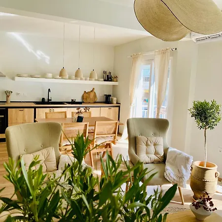 Amelia's Unplugged Apartment *