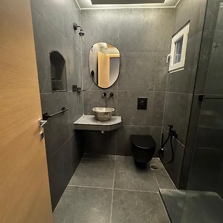 Amelia's Unplugged * Kavala