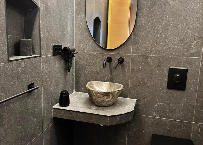 Amelia's Unplugged * Cavala