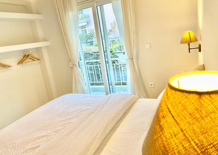 Amelia's Unplugged * Kavala